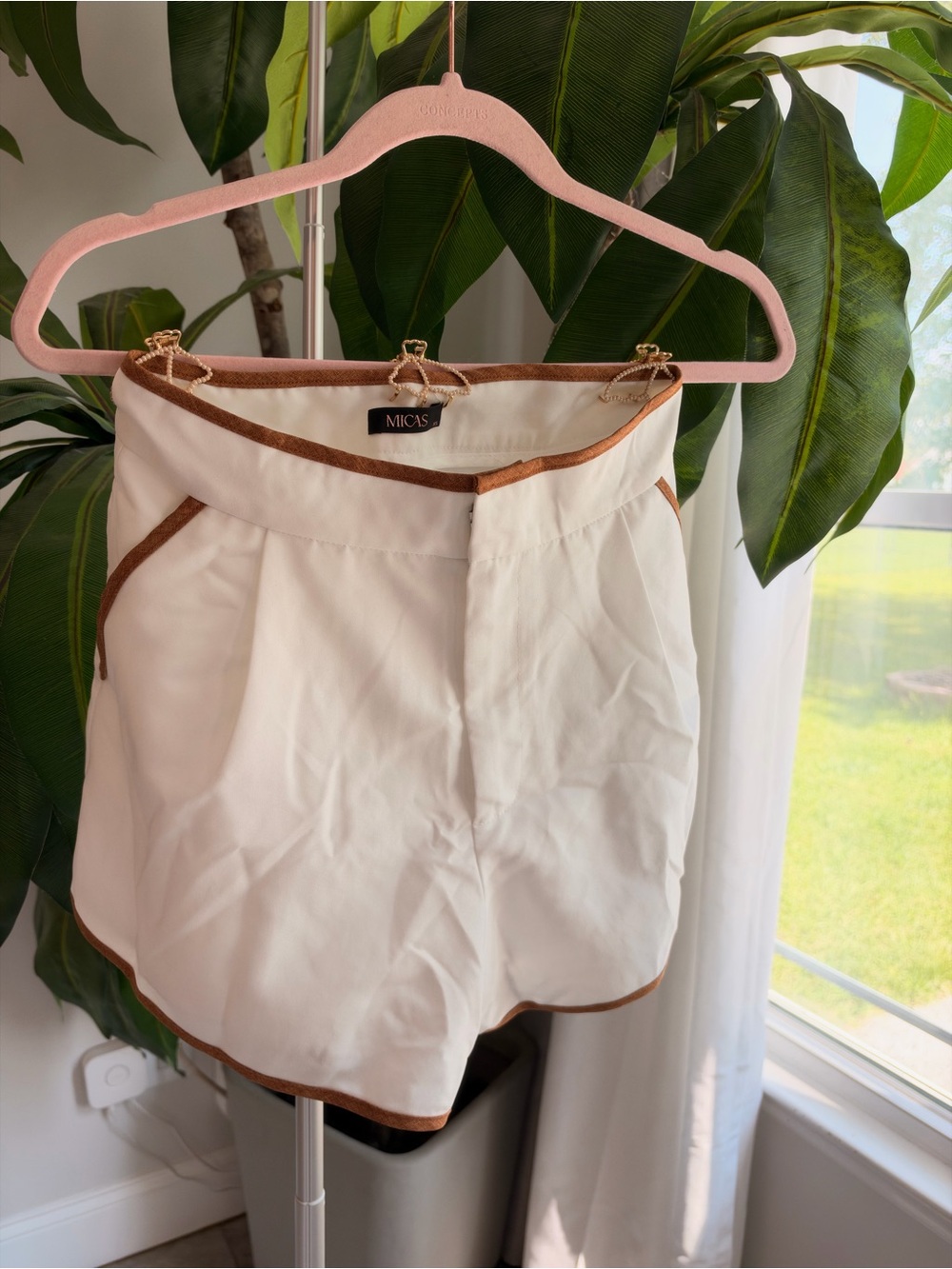 Micas High-Waist Cream Shorts with Brown Trim